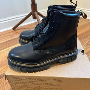 NWT Dr. Martens Rikard 81 Black Polish Smooth Boot